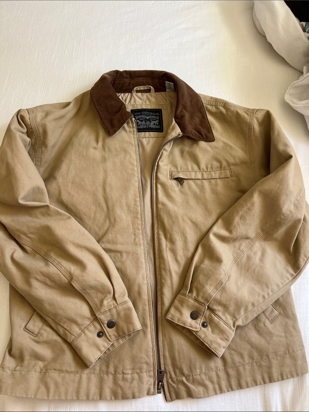 NWOT Levi’s tan jacket with corduroy collar